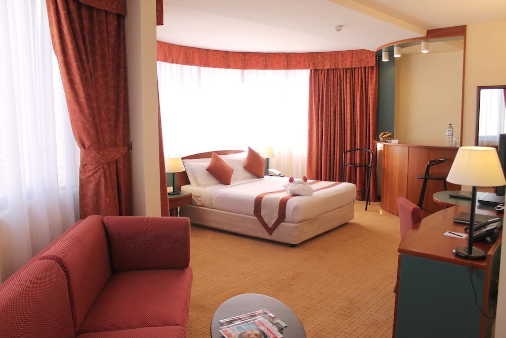 Al Diar Dana Hotel Abu Dabi Exterior foto